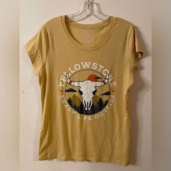 Wound Up Tops - Wound Up Yellowstone Graphic T-Shirt Size XL Jrs Bull Skull Tee